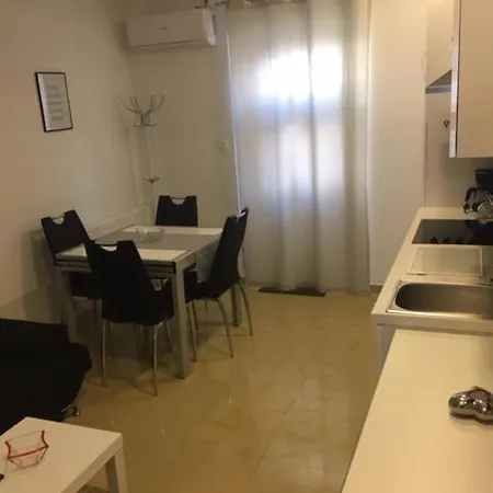 アパート Eni & Dani