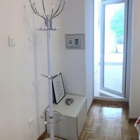 Eni & Dani * プーラ