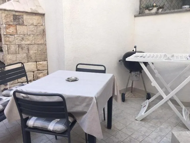 Daire Eni & Dani Pula