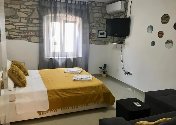 Eni & Dani Daire Pula