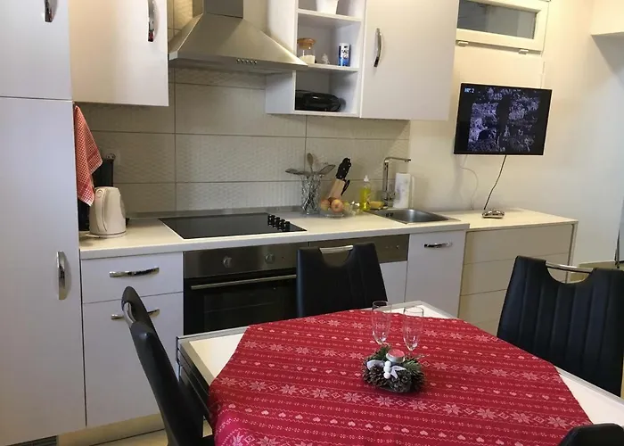 Eni & Dani Daire Pula