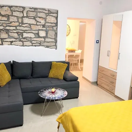 Eni & Dani Апартаменты