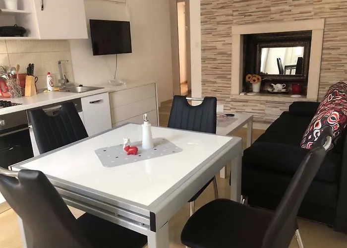 Eni & Dani Lejlighed